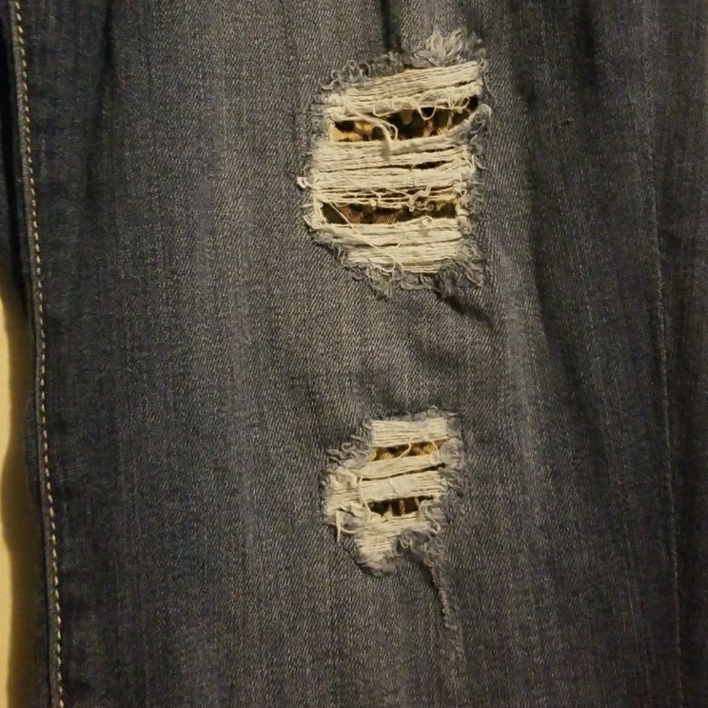 Offer!Leopard distressed & patched boyfriend jeans